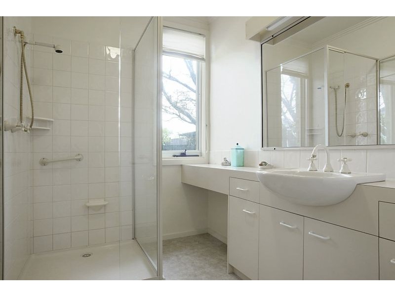 8 Sunhill Road, Glen Iris VIC 3146