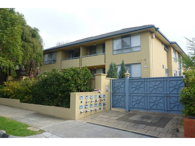 3/9 Wyuna Road, Caulfield North VIC 3161