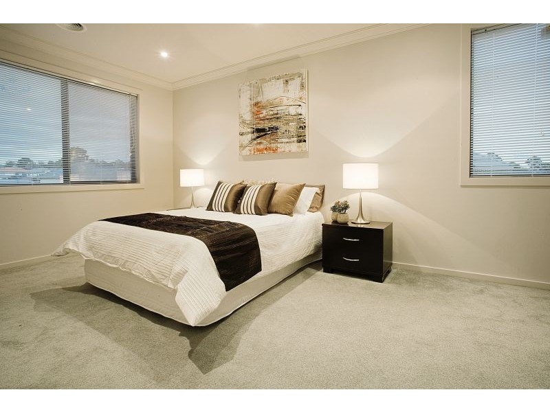 55 Brockhoff Drive, Burwood VIC 3125