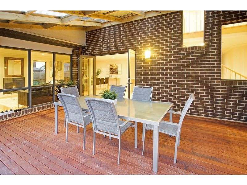 55 Brockhoff Drive, Burwood VIC 3125