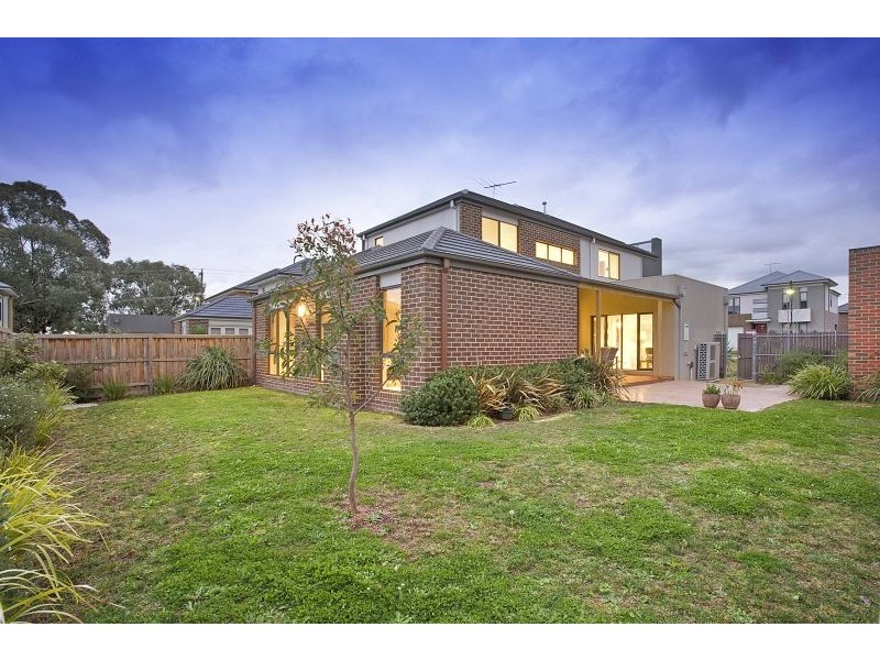 55 Brockhoff Drive, Burwood VIC 3125