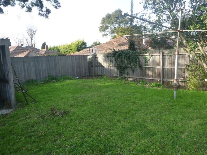 24 Ash Grove, Malvern East VIC 3145