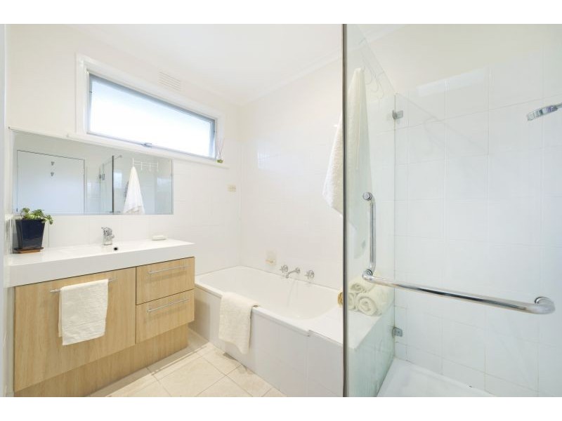 1/15 Iris Road, Glen Iris VIC 3146