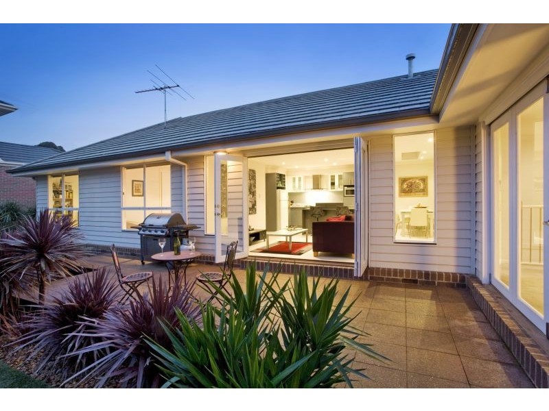 2 Rodway Court, Burwood VIC 3125