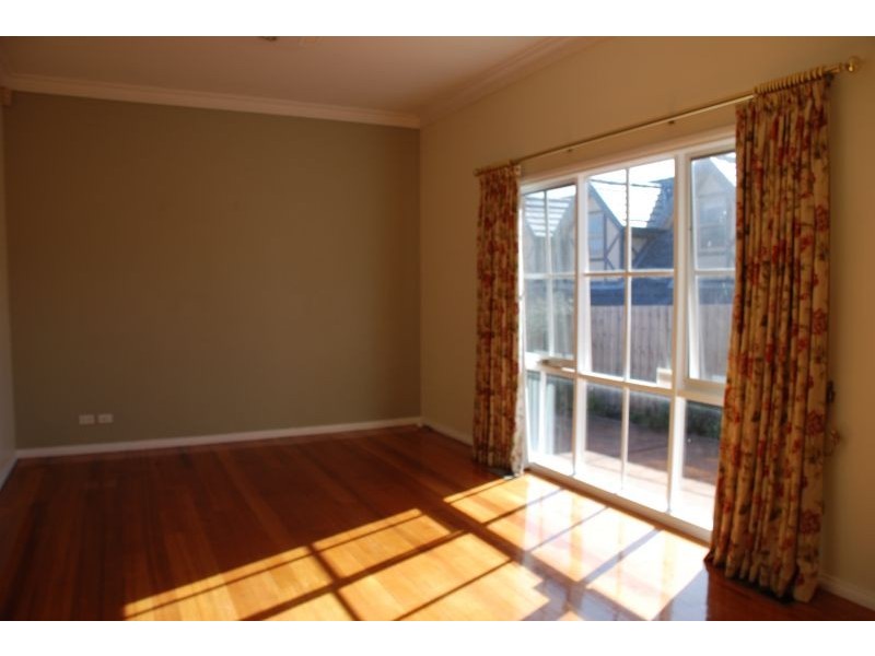 2/19 Somerset Road, Glen Iris VIC 3146