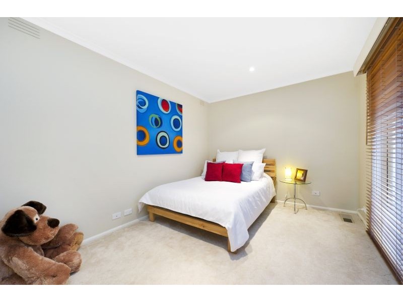 36 Barrington Drive, Ashwood VIC 3147