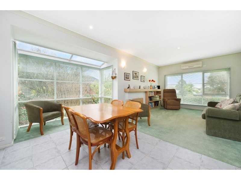 1/24 Edwards Street, Burwood VIC 3125