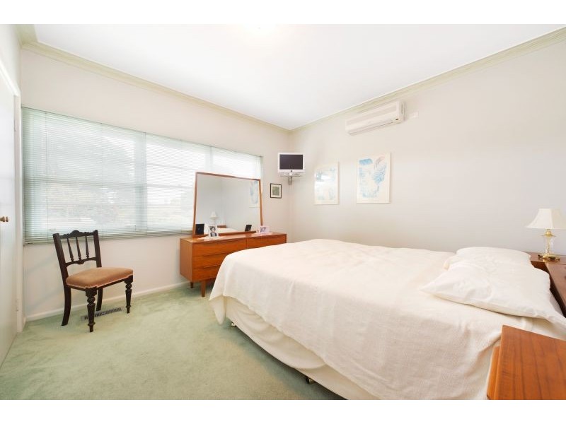 1/24 Edwards Street, Burwood VIC 3125