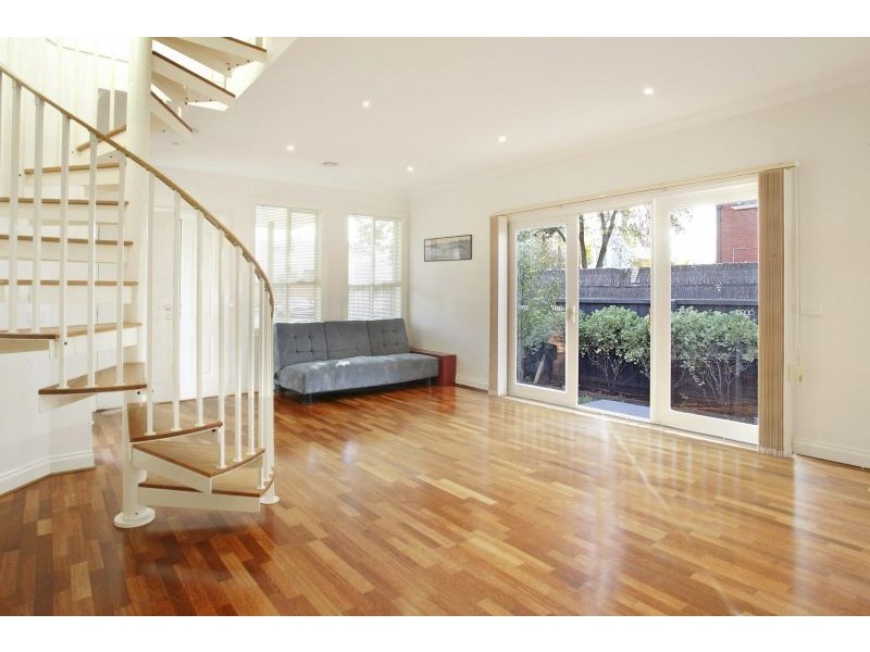 2/22 Terminus Lane, Malvern East VIC 3145