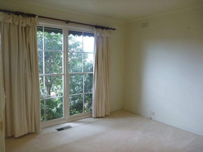 35 Ingleside Crescent, Glen Waverley VIC 3150