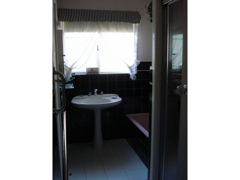 95 Summerhill Road, Glen Iris VIC 3146