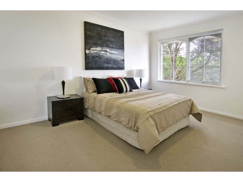 9/2-4 Baker Street, Malvern East VIC 3145
