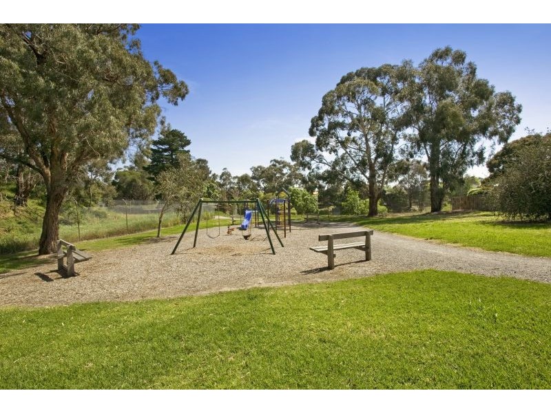 36 Rochdale Drive, Burwood East VIC 3151