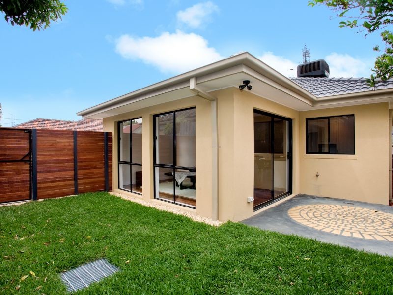2/1 Peak Street, Malvern East VIC 3145