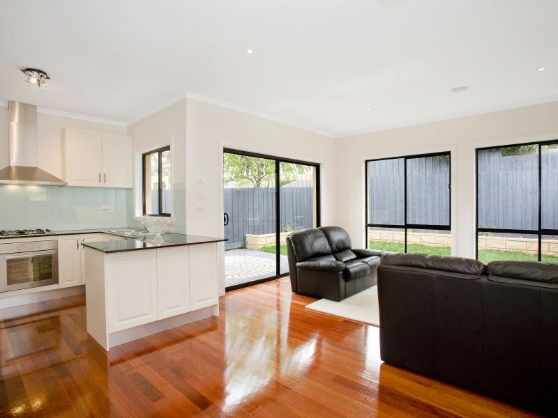 2/1 Peak Street, Malvern East VIC 3145
