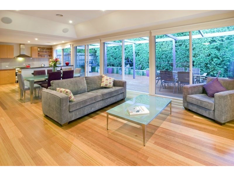 2/13 Halley Avenue, Camberwell VIC 3124