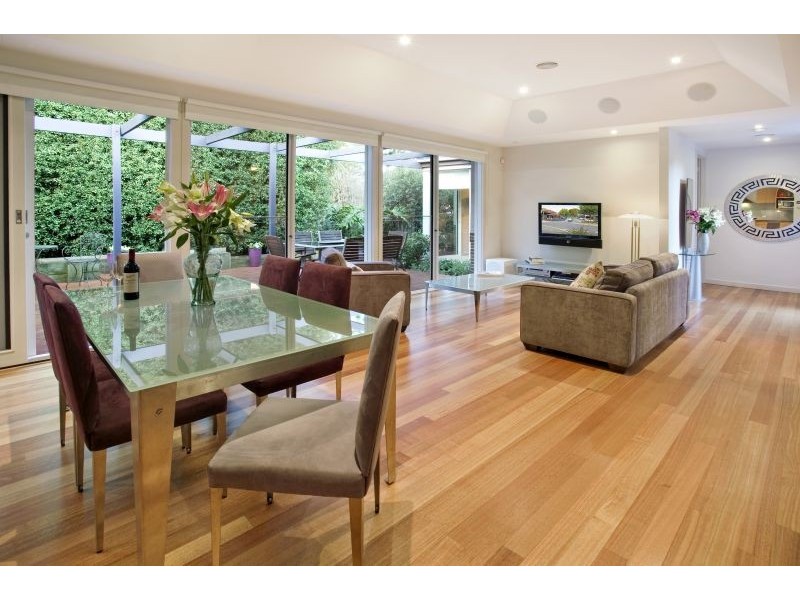 2/13 Halley Avenue, Camberwell VIC 3124