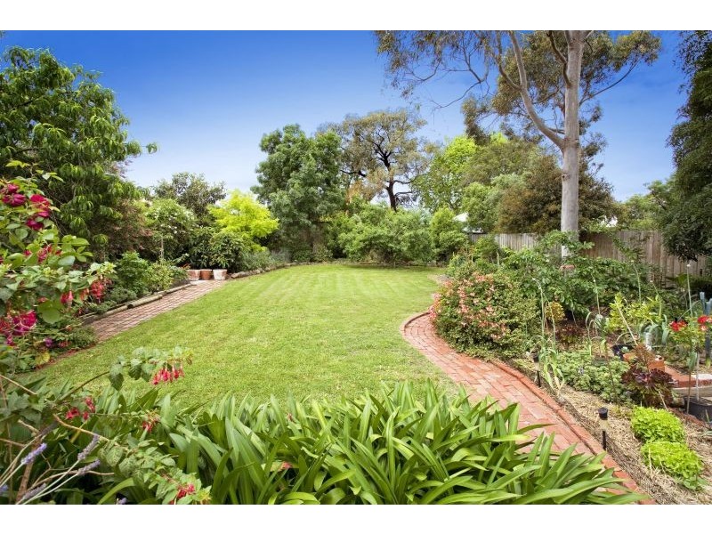 8 Karma Avenue, Malvern East VIC 3145