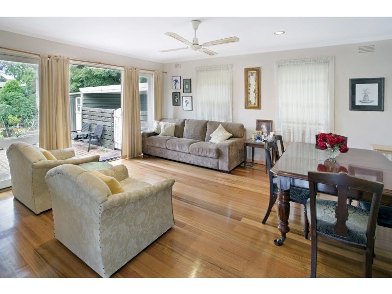 8 Karma Avenue, Malvern East VIC 3145