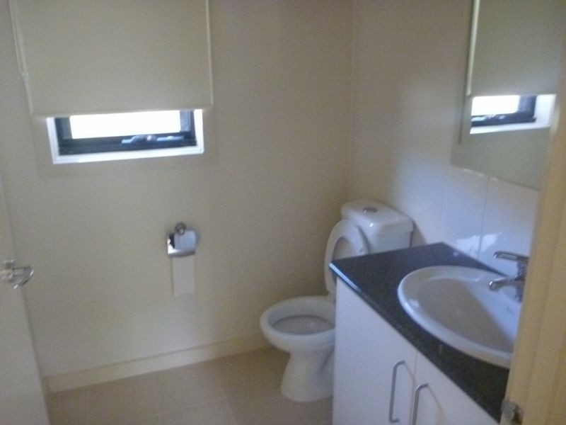 1/4 Howard Avenue, Mount Waverley VIC 3149