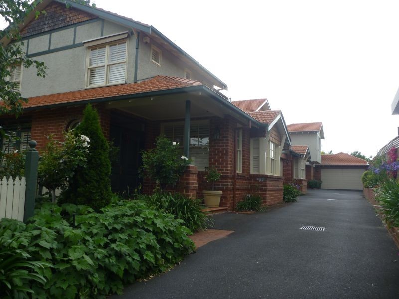 2/33 Peate Avenue, Glen Iris VIC 3146