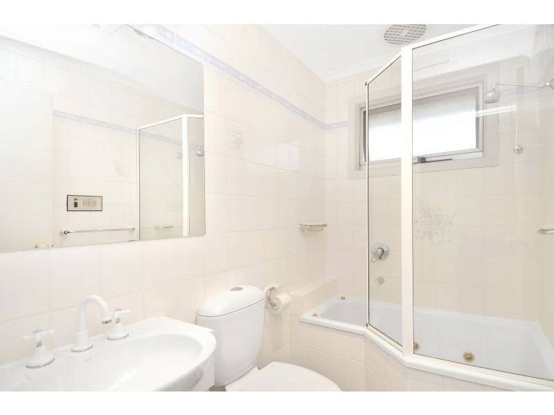 17 Sunhill Road, Glen Iris VIC 3146