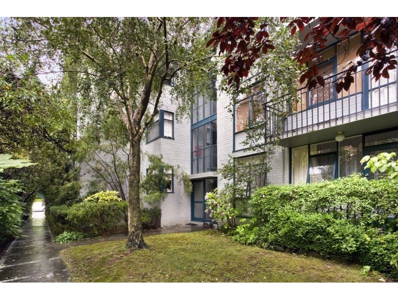 2/240 Wattletree Road, Malvern VIC 3144