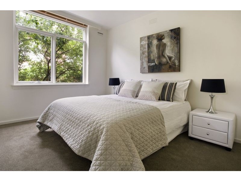 2/240 Wattletree Road, Malvern VIC 3144