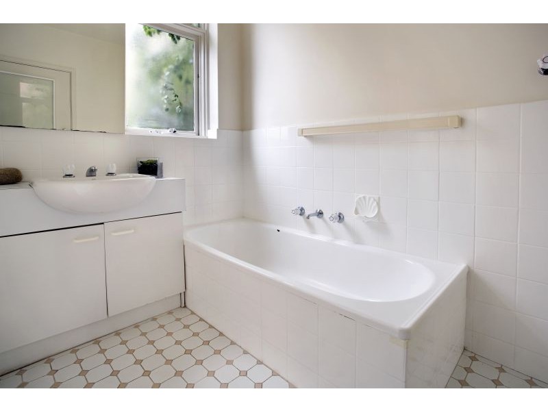 2/240 Wattletree Road, Malvern VIC 3144