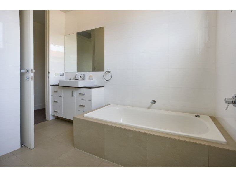 2/27 Irymple Avenue, Glen Iris VIC 3146