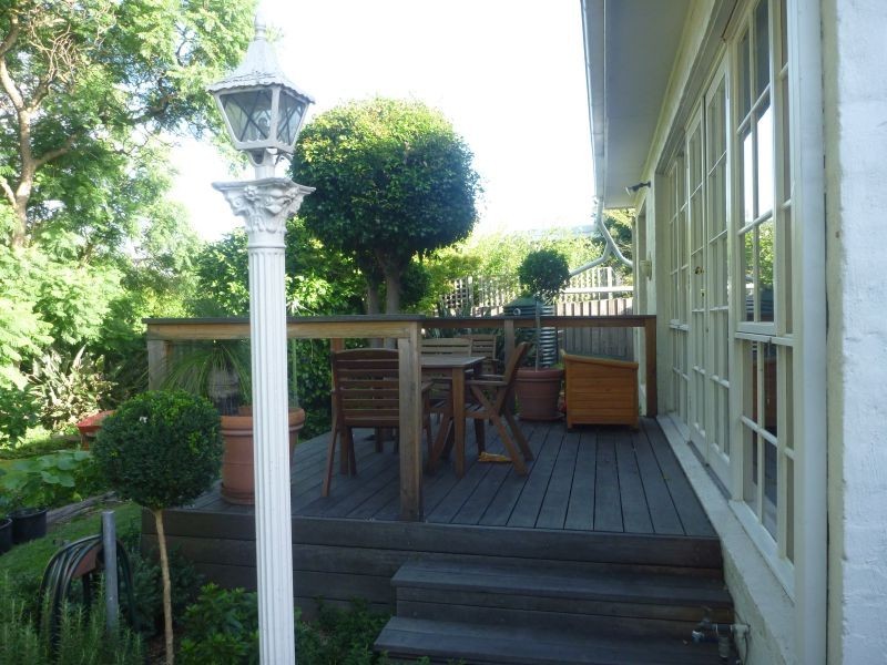 23 Cairnes Crescent, Malvern East VIC 3145