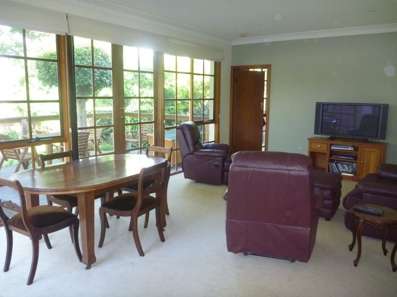 23 Cairnes Crescent, Malvern East VIC 3145