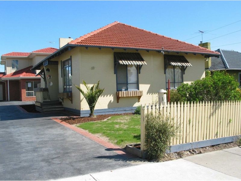 1/18 Nyrang Street, Chadstone VIC 3148