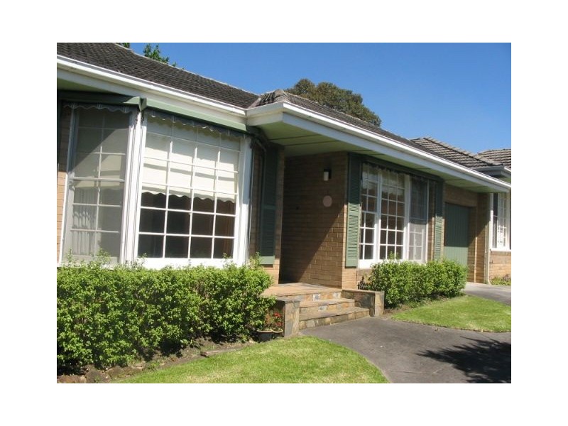 2/11 Allenby Road, Canterbury VIC 3126