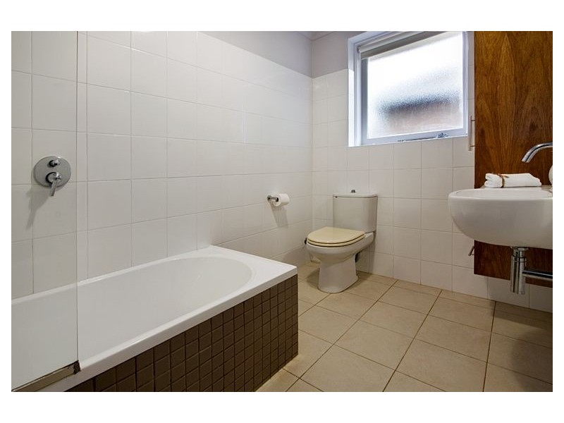 2/32 Belmont Avenue North, Glen Iris VIC 3146