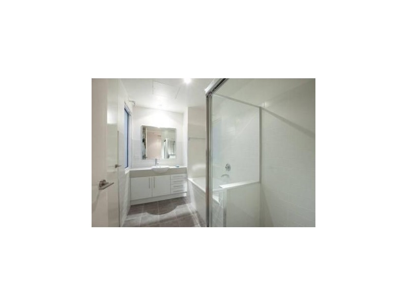 3/50 Poath Rd, Hughesdale VIC 3166