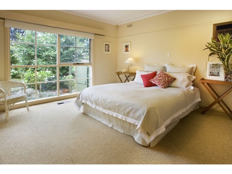 24 Montrose Street, Ashwood VIC 3147