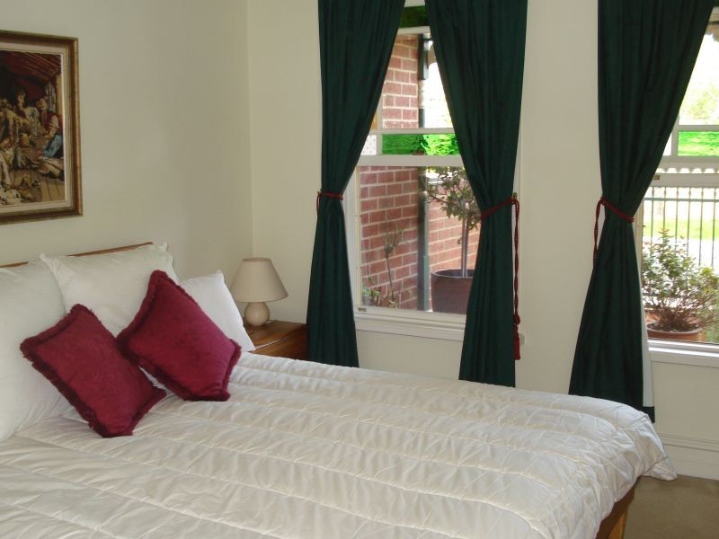 1A Rangeview Avenue, Malvern East VIC 3145