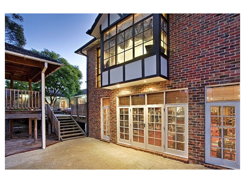 25 Carlyle Street, Ashwood VIC 3147