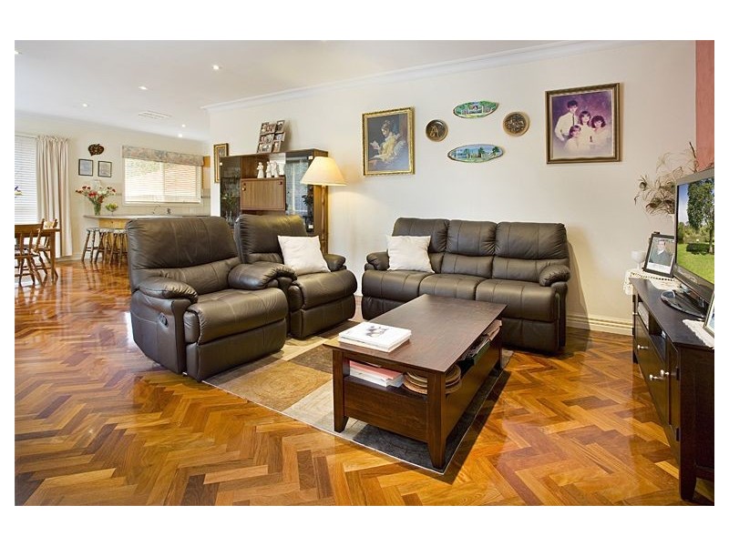 5 Newbigin Street, Burwood VIC 3125