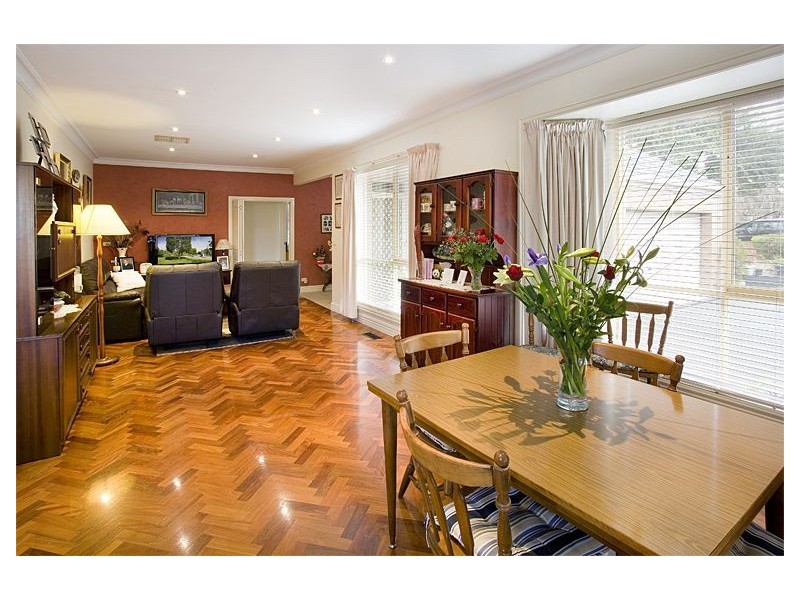 5 Newbigin Street, Burwood VIC 3125