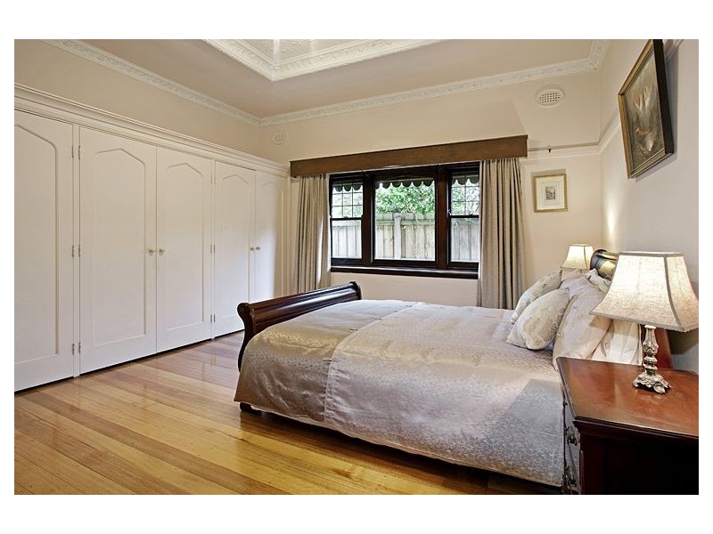 1 Wynyeh Street, Malvern East VIC 3145