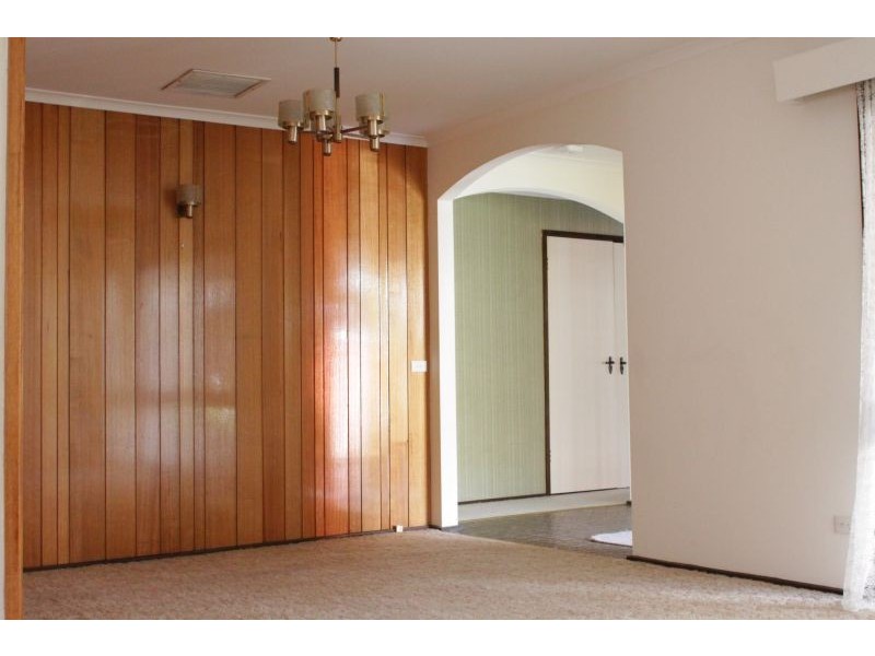 32 Crimson Ave, Blackburn South VIC 3130