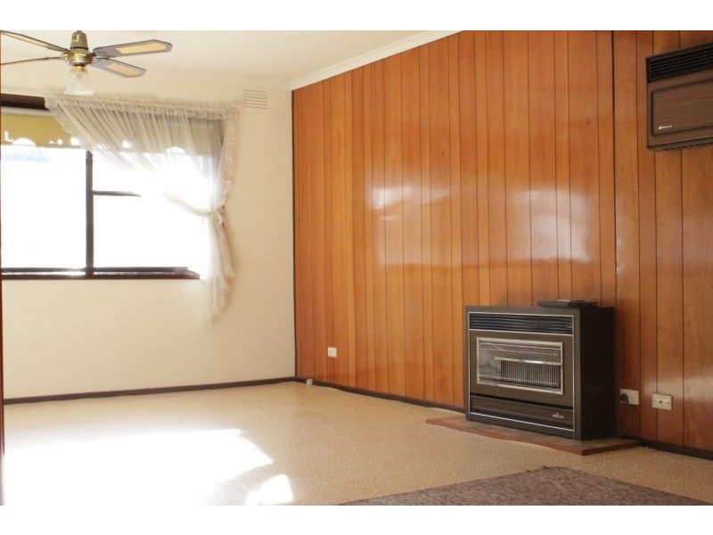 32 Crimson Ave, Blackburn South VIC 3130