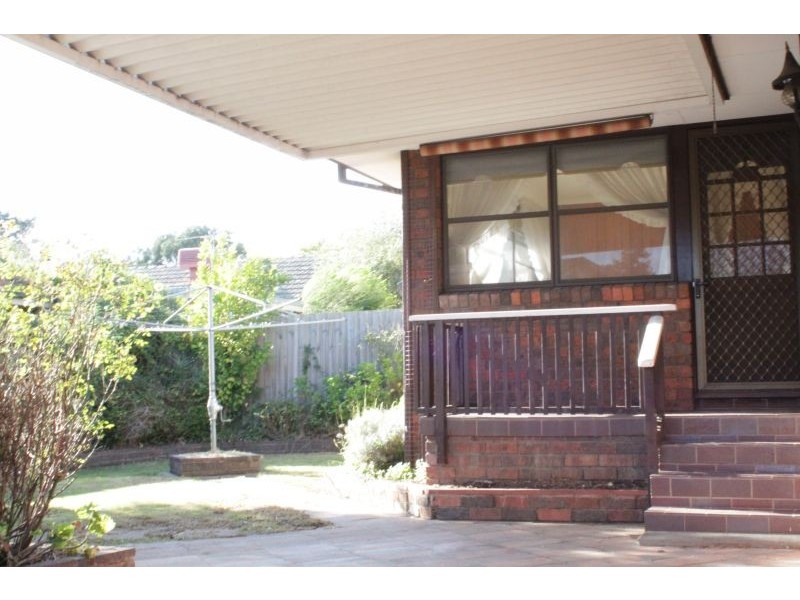 32 Crimson Ave, Blackburn South VIC 3130