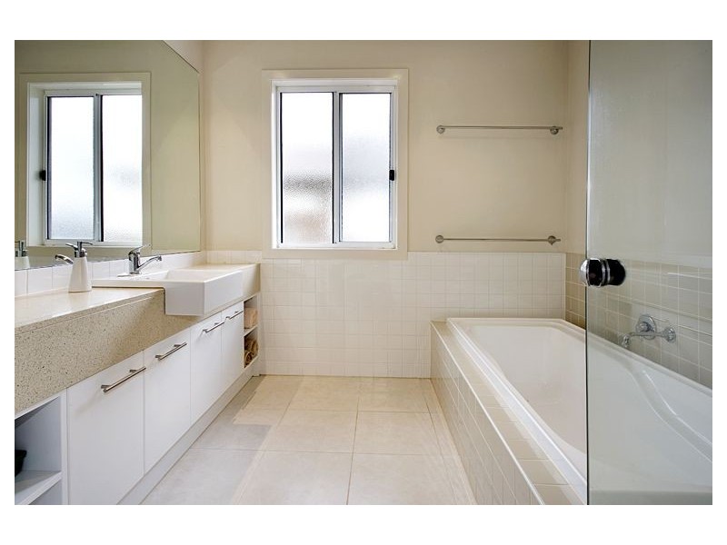 42 Montpellier Road, Burwood VIC 3125