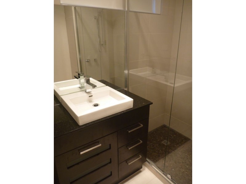 8/245 Waverley Road, Malvern East VIC 3145