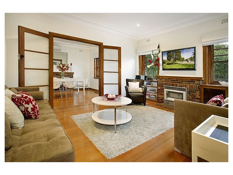 33 Cairnes Crescent, Malvern East VIC 3145