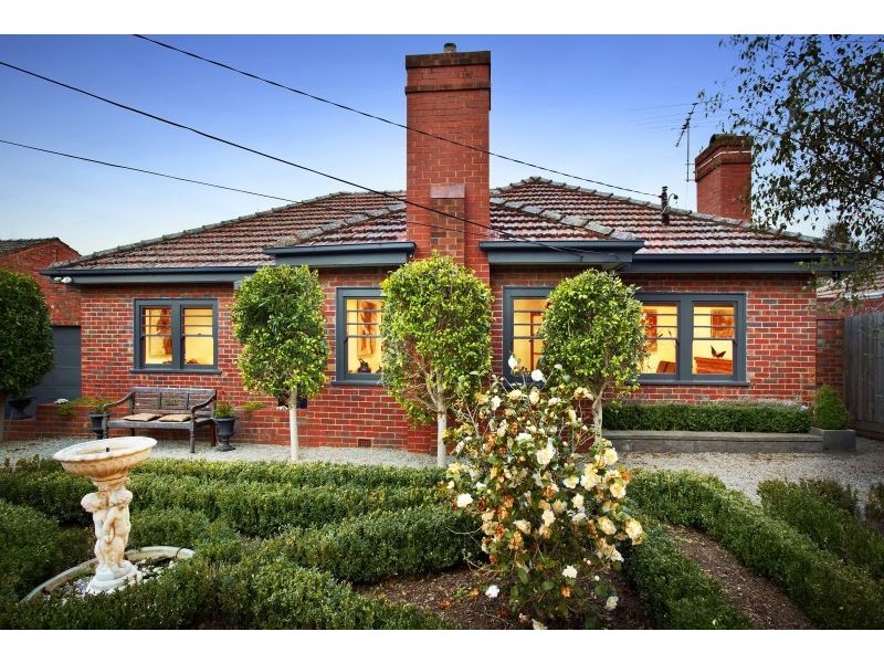33 Cairnes Crescent, Malvern East VIC 3145