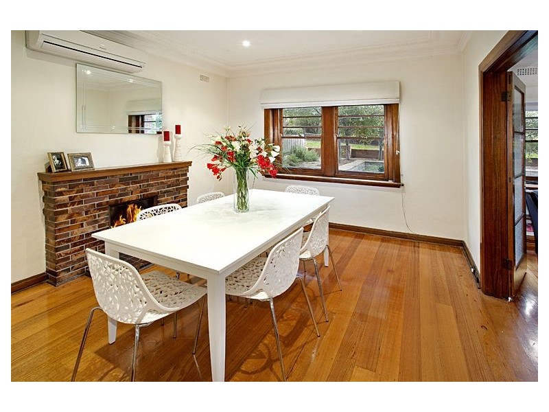 33 Cairnes Crescent, Malvern East VIC 3145
